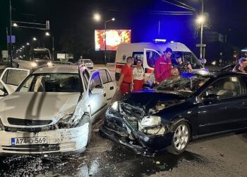 Živinice: Teška saobraćajna nesreća, nekoliko osoba povrijeđeno