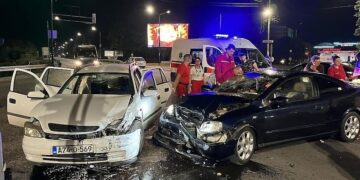 Živinice: Teška saobraćajna nesreća, nekoliko osoba povrijeđeno