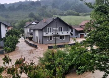 Poplave i klizišta u TK: Najteže u Čeliću, Živinicama, Lukavcu, Gračanici, Gradačcu, Doboj Istoku, Tuzli i Banovićima (FOTO)