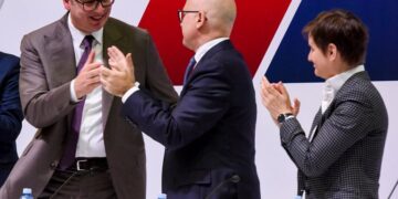 Vučić više nije predsjednik SNS-a, novi predsjednik je Miloš Vučević