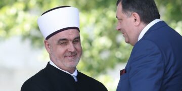 Vjerski službenik ponovo u ulozi političkog analitičara i komentatora: “Države svakim danom ima sve manje”