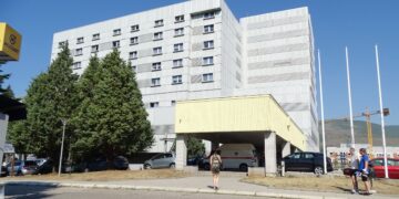 Na 10-godišnjaka pala metalna konstrukcija gola