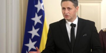 Denis Bećirović poziva da EU hitno uvede sankcije Miloradu Dodiku
