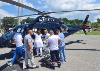 Novorođenče iz Tuzle hitno helikopterom prevezeno u Beograd