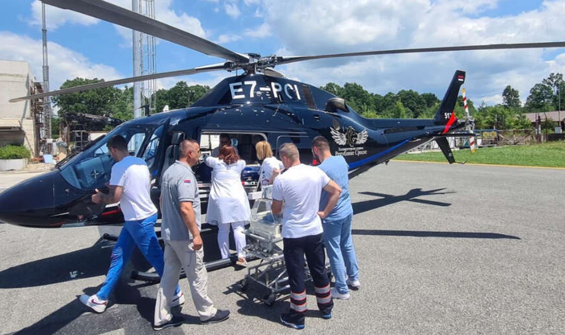 Novorođenče iz Tuzle hitno helikopterom prevezeno u Beograd
