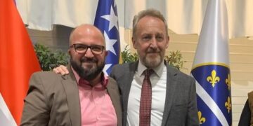 Kad ‘brod’ tone i to je moguće: Najpoznatiji SDA bot Mulahusić se ‘povlači’, ljut je na SDA.