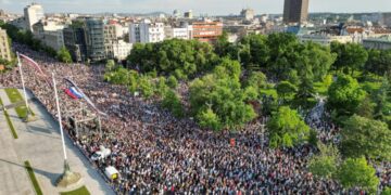 Najmasovniji protest u Beogradu dosad, Bjelogrlić u suzama, obratili se i Kesić i Ivanović. ‘Vučiću, odlazi’