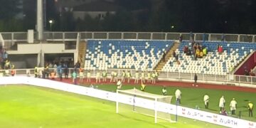 Incident na stadionu u Prištini: Rumuni skandirali “Kosovo je Srbija”, policija ih izbacila sa stadiona