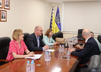 Tuzla: Gradonačelnik Lugavić se susreo sa predstavnicima SOS Dječijih sela BiH
