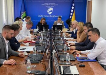 Vanredna sjednica Vlade TK: Formirati Radnu grupu koja će detektovati nedostatake u oblasti obrazovanja, socijalne zaštite, zdravstva, pravosuđa i unutrašnjih poslova