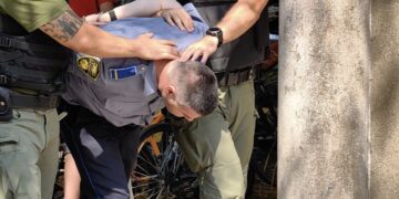 Specijalci MUP-a ZDK uhapsili 16 aktivnih policajaca u Kaknju
