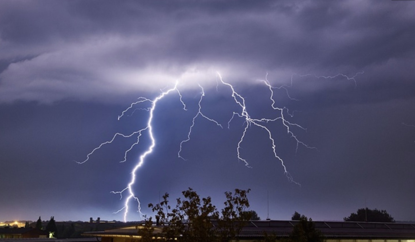 Očekuje se nevrijeme u BiH , upaljen narandžasti meteoalarm: Obratite pažnju na ove stvari Očekuje se nevrijeme u BiH , upaljen narandžasti meteoalarm: Obratite pažnju na ove stvari