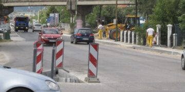 U Saobraćajnoj nesreći na magistalnom putu M-18 u Živinicama  povrijeđeno osmogodišnje dijete