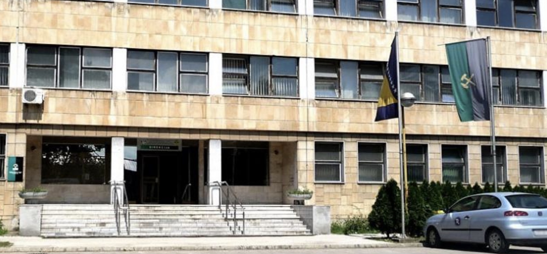 Iako ima 1870 zaposlenih i 44 milona gubitka, Rudnik Kreka će potrošiti 1,7 miliona na zaštitarsku agenciju Iako ima 1870 zaposlenih i 44 milona gubitka, Rudnik Kreka će potrošiti 1,7 miliona na zaštitarsku agenciju