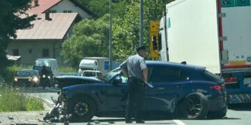 Nova saobraćajna nesreća na putu Tuzla-Sarajevo, učestvovala četiri vozila