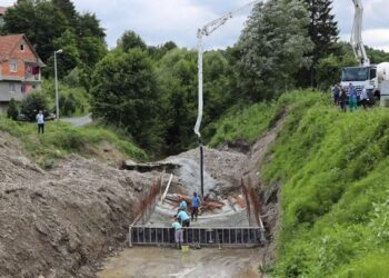 Počela druga faza radova na zacjevljenju korita rijeke Litva – Projekat „Izgradnja nove gradske pijace u Banovićima“