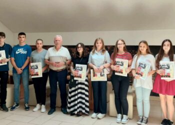 Gračanica: Učenici generacije osnovnih škola boravili na prijemu kod Gradonačelnika