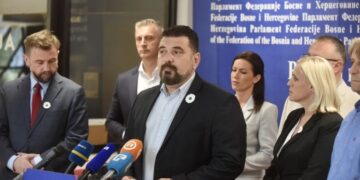 Političke reakcije na sinoćnu sjednicu PFBiH: “Ovdje se radi o isporučivanju jedne institucije neprijateljima Bosne i Hercegovine”