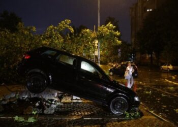 Nevrijeme u regionu: U Srbiji troje smrtno stradalo, u Hrvatskoj se traga za muškarcem koji je upao u more
