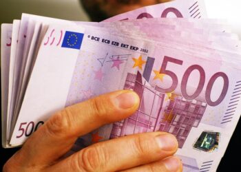 Dizali bi ste kredit? Evo detaljne računice koliko vas “opuše” banka npr. za kredit od 100.000 EUR