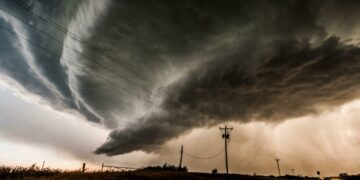 Upozorenje meteorologa: “Od ponedeljka stiže superćelijska oluja s velikim gradom, čak i tornado”