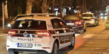 Dvojica migranata čakijom nasrnula na vozača autobusa, jer ih je odbio povesti