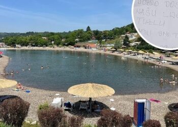 Turiste iz Srbije u Tuzli dočekala simpatična poruka na automobilu