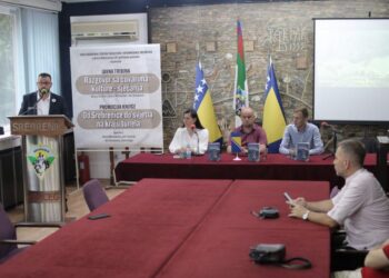 U Srebreniku održana tribina i promocija knjige posvećeni čuvanju sjećanja na genocid u Srebrenici