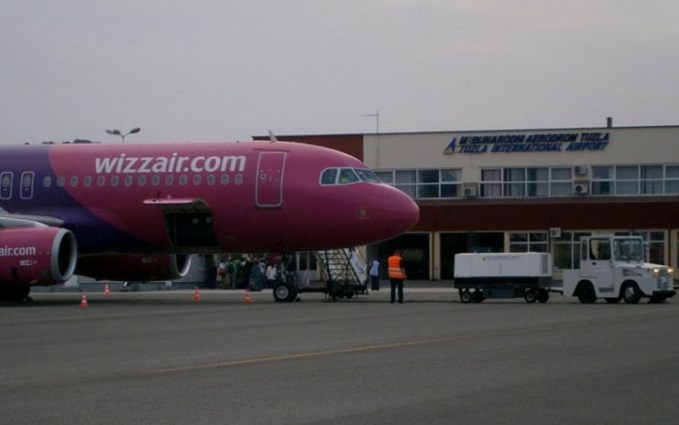 Političarenje će nas skupo koštati: Na Aerodromu Tuzla bez posla bi mogla ostati trećina uposlenika?! Političarenje će nas skupo koštati: Na Aerodromu Tuzla bez posla bi mogla ostati trećina uposlenika?!