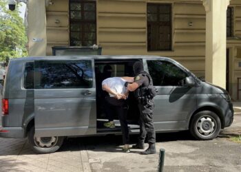 Muškarac otet pa pretučen,  više puta, zlostavljan i mučen vrelom peglom i nožem