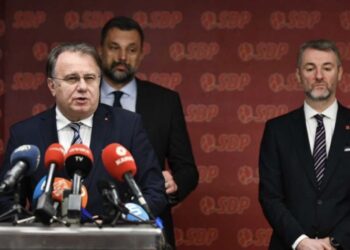 Sutra vanredni press: Lideri Trojke otkrivaju veliki kriminal SDA direktora. Već su upućene krivične prijave?