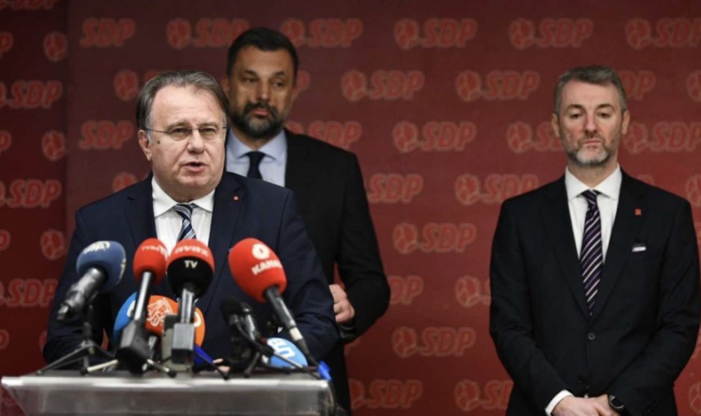 Sutra vanredni press: Lideri Trojke otkrivaju veliki kriminal SDA direktora. Već su upućene krivične prijave? Sutra vanredni press: Lideri Trojke otkrivaju veliki kriminal SDA direktora. Već su upućene krivične prijave?