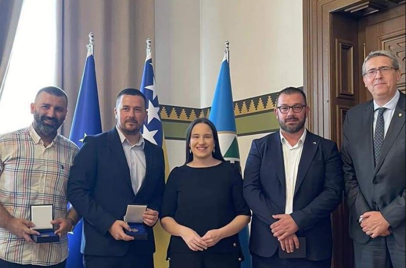 Gradonačelnik Srebrenika bio gost gradonačelnice Grada Sarajeva Benjamine Karić Gradonačelnik Srebrenika bio gost gradonačelnice Grada Sarajeva Benjamine Karić