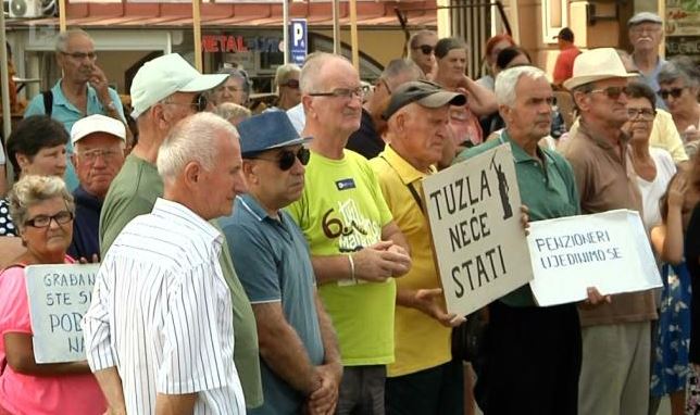 Penzioneri poručili: Ako vam je dobro, onda ostanite kod kuće Penzioneri poručili: Ako vam je dobro, onda ostanite kod kuće
