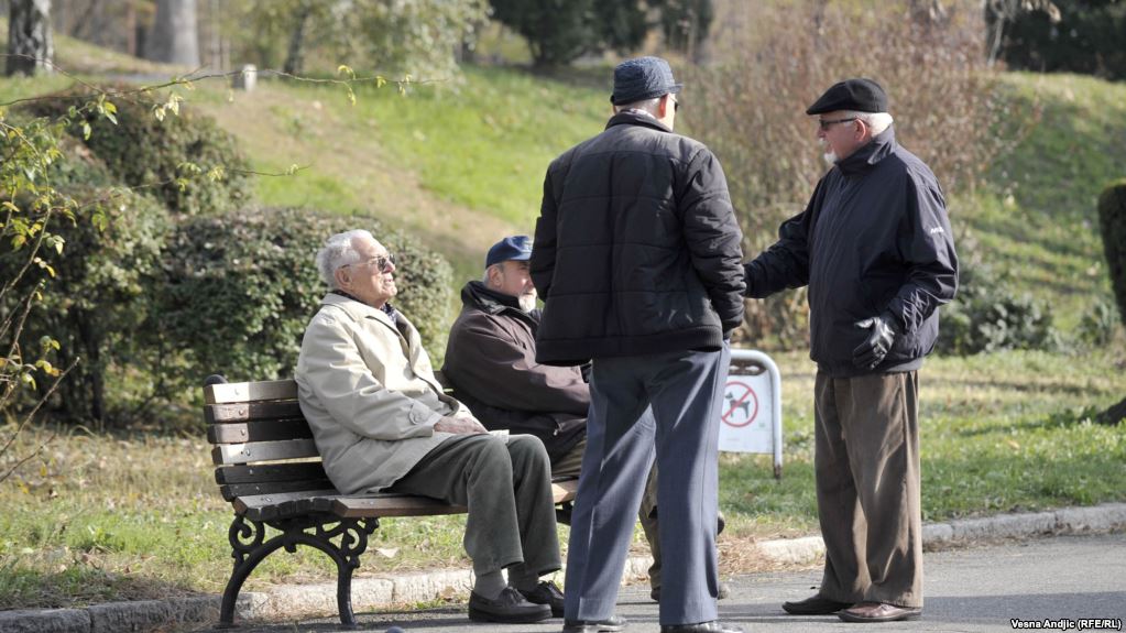 Penzionerima s najnižom penzijom u TK jednokratna novčana pomoć u iznosu od 100 KM Penzionerima s najnižom penzijom u TK jednokratna novčana pomoć u iznosu od 100 KM