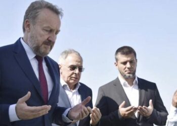 Izetbegović govorio o Zildžiću i priznao kapitulaciju: Na vlast ćemo kada to obezbjedimo na izborima, do tada da vidimo “Trojku”, kazao je.