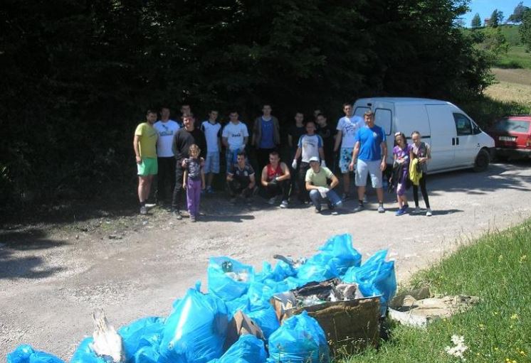 Akcija uređenja grada Srebrenika u sklopu međunarodne akcije “Clean Up the World” Akcija uređenja grada Srebrenika u sklopu međunarodne akcije “Clean Up the World”