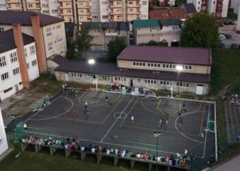 Završen projekat „Srcem za teren”: Otvoren sportski poligon kod Osnovne škole Banovići