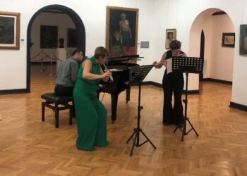 Tuzla: Održan koncert ansambla Flutete