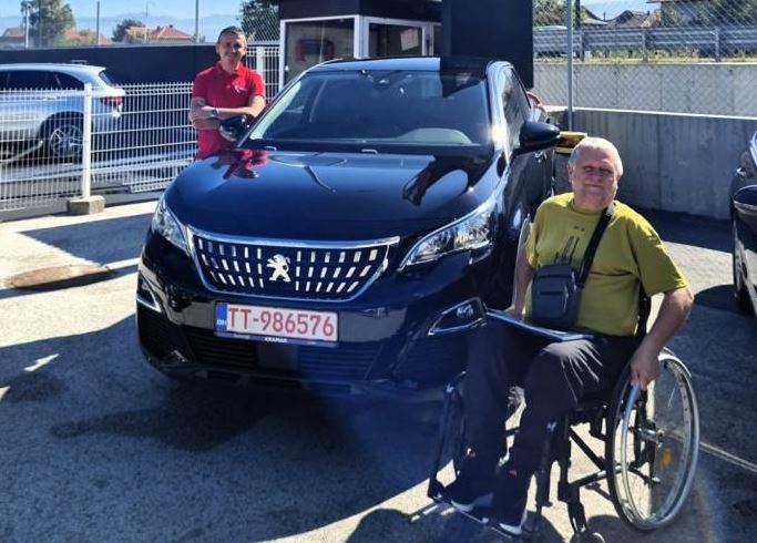 Uručeni ključevi automobila za ratne vojne invalide 100% prve grupe