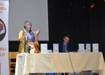 U Travniku promovisana knjiga “Kućica na Mjesecu