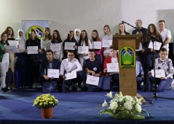 Promovisani „Šampioni znanja“ općine Banovići: Nagrađeno dvadeset najboljih učenika