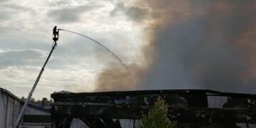 Požar u Gradačcu lokaliziran i pod kontrolom
