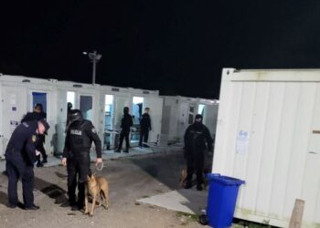 Policija USK izvela raciju u Prihvatnom centru Lipa
