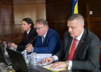 Vlada FBiH: Zatražena dostava podataka o neto platama članova uprava, naknadama članova upravnih i nadzornih odbora
