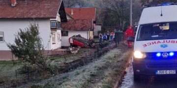 Saobraćajna nesreća u Par Selu: Vozilo izletilo sa ceste i udarilo u kuću