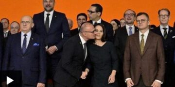 Španska političarka o “pokušaju poljupca” Grlić Radmana: Nasilno i seksistički