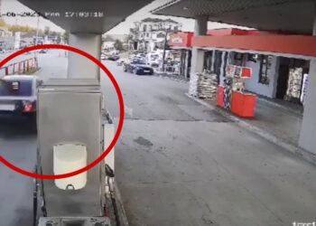 (VIDEO) Trka Audija i Mercedesa i preticanje kroz benzinsku pumpu u Gradačcu