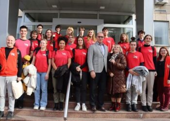 Učenici i profesori Savremeno – umjetničke škole na prijemu kod gradonačelnika Tuzle
