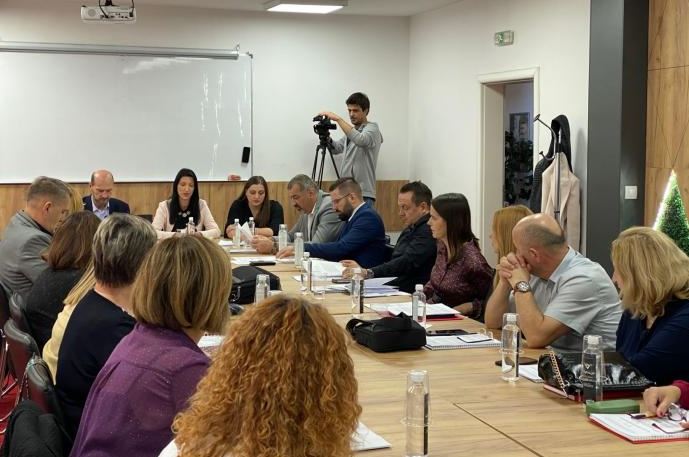 Održan sastanak Agencije za državnu službu FBiH i kantonalnih organa državne službe TK